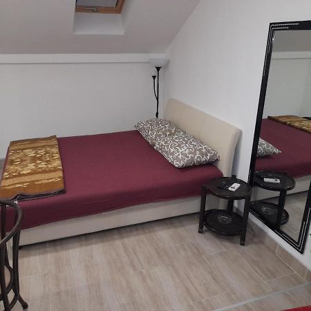 Aleksandrija 1 Ni Eksteriør billede